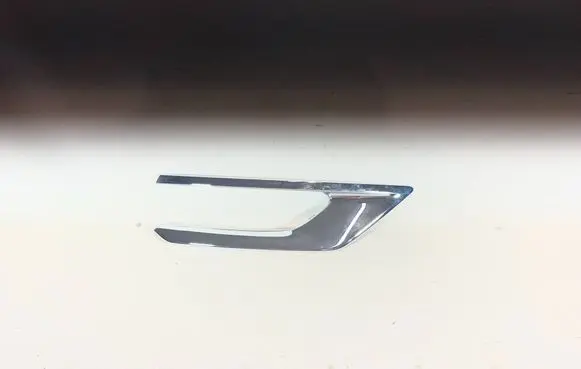 Volvo XC90 Front bumper splitter molding 31663540