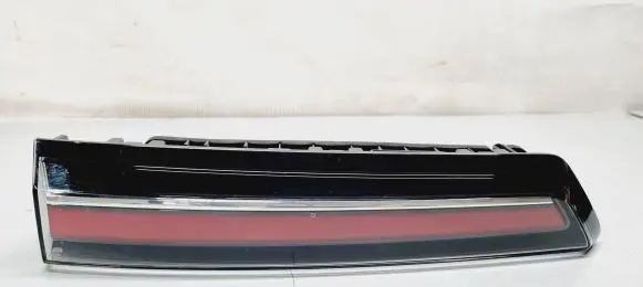Opel Mokka B Tailgate rear/tail lights 9833944580