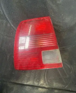 Volkswagen PASSAT B5 Rear/tail lights