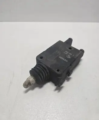 BMW 3 E36 Central locking motor 67111387609