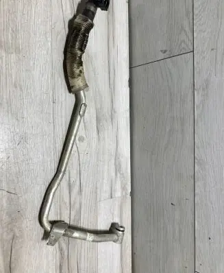 BMW X2 F39 Engine coolant pipe/hose 8589047