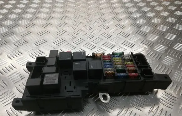 Volvo S60 Fuse module 518787205