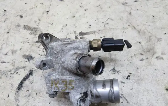 Hyundai ix35 Thermostat housing GMAUTO4574097