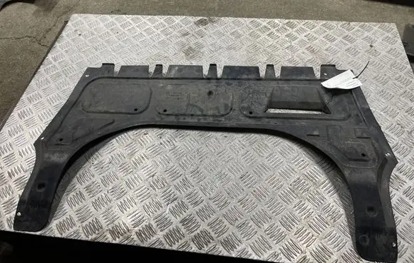 Seat Toledo IV (NH) Engine splash shield/under tray 6R0825237D