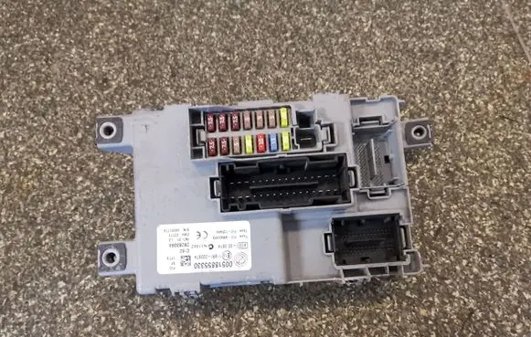 Fiat Doblo Fuse module 00518855330