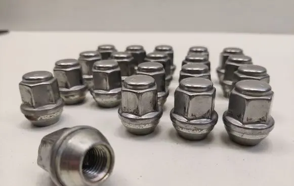 Chrysler Pacifica Nuts/bolts 