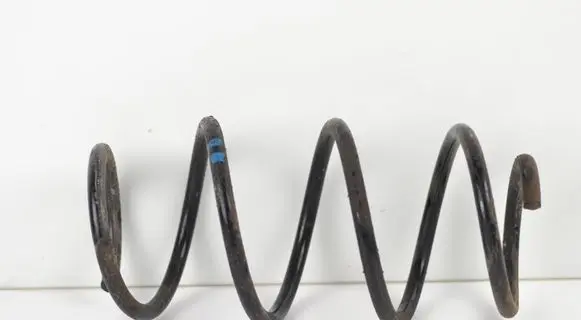 Volkswagen Golf VII Front coil spring 