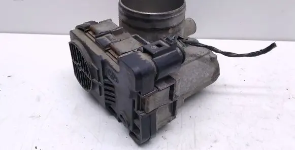 Volkswagen Golf V Throttle valve 03C133062A