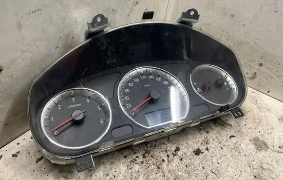 Hyundai Sonata Speedometer (instrument cluster) 940043K775