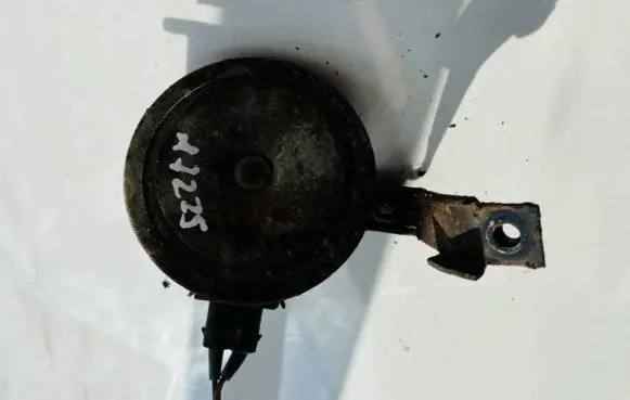Volkswagen Golf III Horn signal