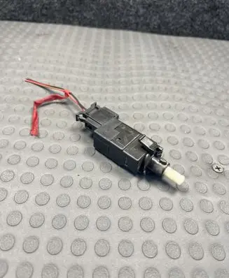 Mercedes-Benz E W211 Brake pedal sensor switch 0015454009