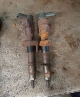 Renault Trafic II (X83) Fuel injector 0445110255