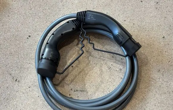BMW 5 G60 G61 Electric car charging cable 7827900