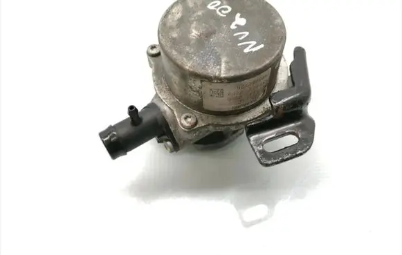 Nissan NV200 Vacuum pump 146505272R