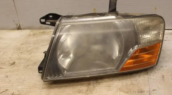 Mitsubishi Pajero Headlight/headlamp