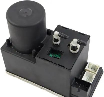Audi A4 S4 B5 8D Central locking vacuum pump 8D0862257B