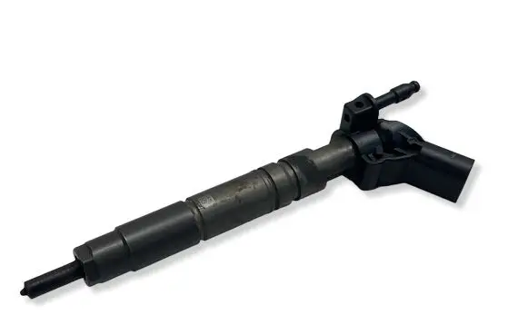 Mercedes-Benz E W211 Fuel injector A6420701387