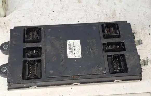 Mercedes-Benz ML W164 Central body control module A1645401401 A1644423000 A1645452316