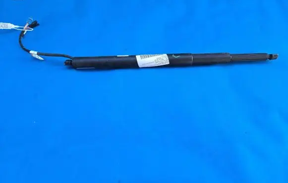BMW 5 G30 G31 G38 Tailgate strut 7390410