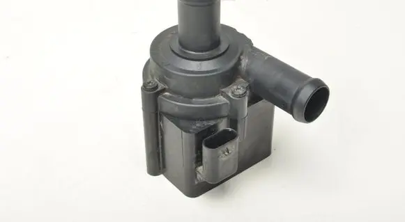 Volvo V60 Water pump 32324818