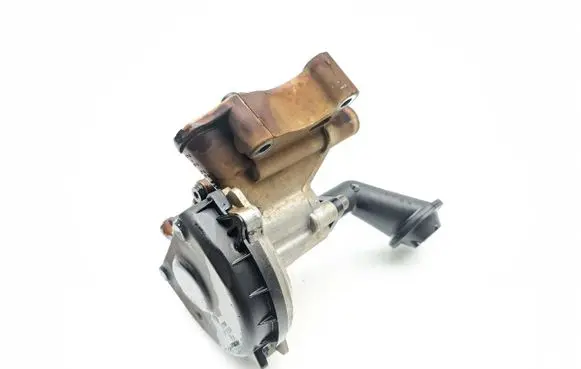 Seat Ibiza IV (6J,6P) Oil pump 03F115105D