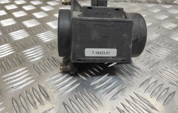 Audi A4 S4 B5 8D Mass air flow meter 71822151