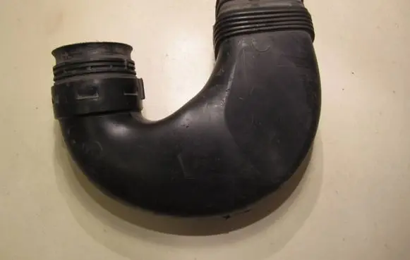 Audi A3 S3 8P Air intake duct part 3C0129618D