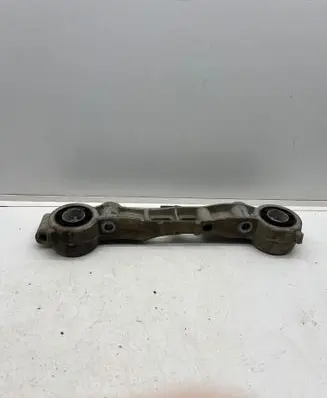 Mercedes-Benz Vito Viano W447 Rear differential/diff mount bracket A4473530900
