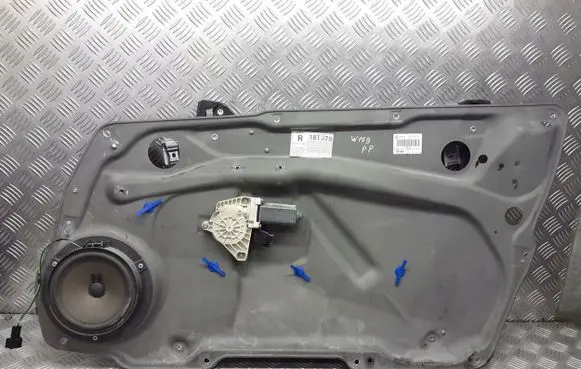 Mercedes-Benz A W169 Front door window regulator with motor A1697201879
