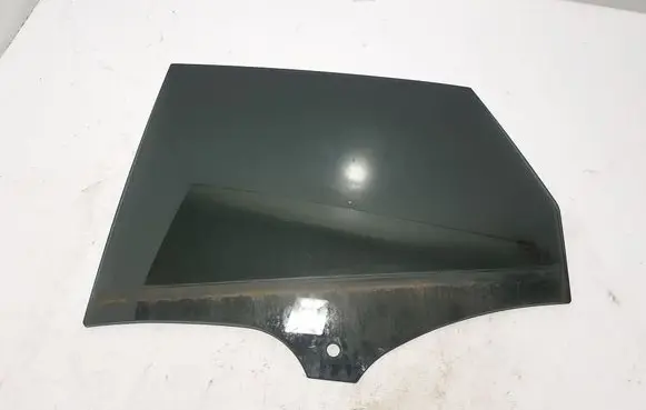 Porsche Macan (95B) Rear vent window glass 95B845205A