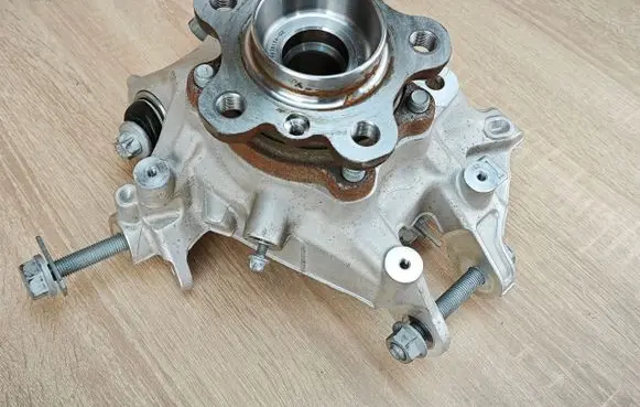 BMW 4 G22 G23 G24 G26 Rear wheel hub spindle/knuckle 6879525