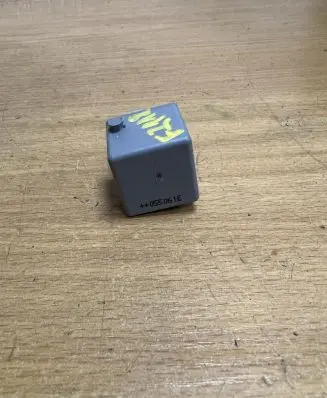 Mercedes-Benz R W251 Other relay A0025422619 F2119