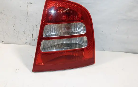 Skoda Octavia Mk1 (1U) Rear/tail lights 1U6945112C 1U6945096 XU3X13404BA