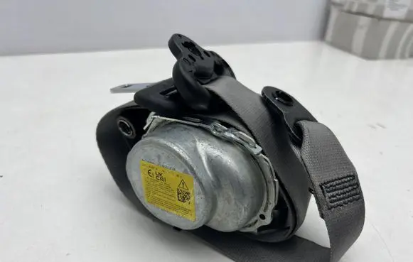 Ferrari Purosangue Front seatbelt SULIK2