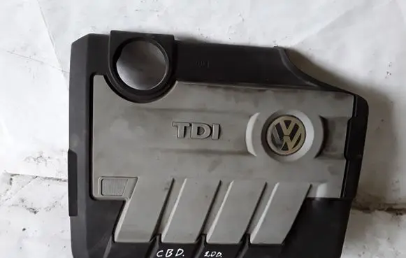 Volkswagen Golf V Engine cover (trim) 03L103925AD 03L103925AE 03L103925AF