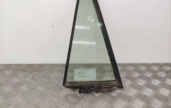 Toyota RAV 4 (XA30) Rear vent window glass 