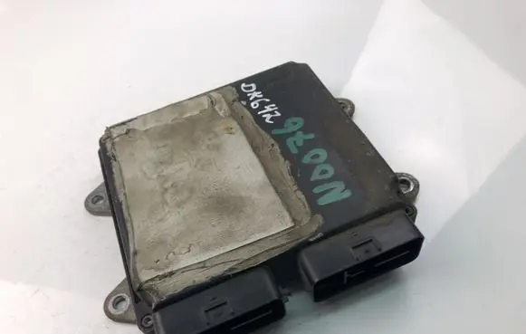 Mitsubishi Colt Engine control unit/module 135930