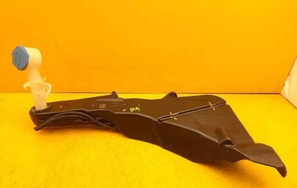 Opel Astra L Windshield washer fluid reservoir/tank 9843214980 78662B03