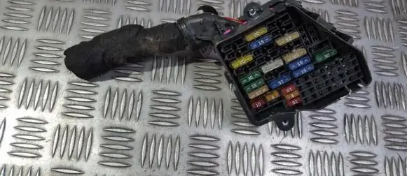 Volkswagen PASSAT B5.5 Fuse box set 3556609 004827TB