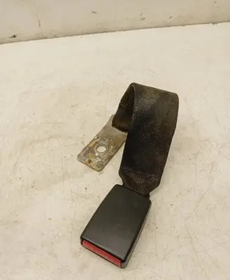 BMW 7 E65 E66 Middle seatbelt buckle (rear) 7018249
