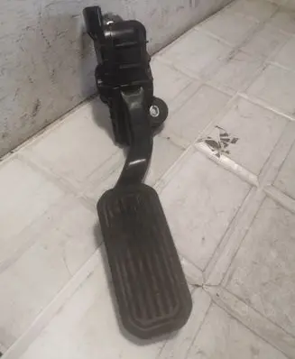 Toyota Prius (XW20) Accelerator throttle pedal 7812047050 1988003200
