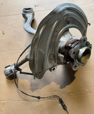 BMW X3 G01 Front wheel hub spindle knuckle 8854989 885498902 115772