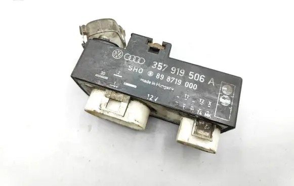 Volkswagen Golf III Coolant fan relay 357919506A 898719000