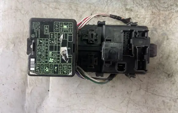 Mitsubishi Pajero Sport I Fuse module 2323006260