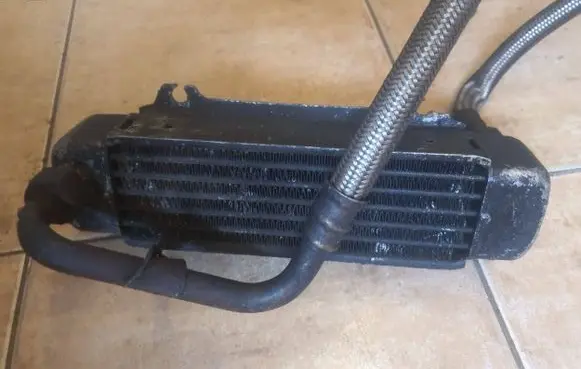 Engine oil radiator