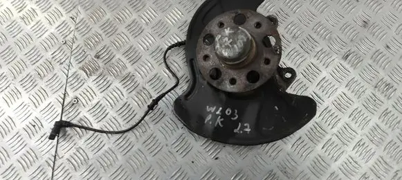 Mercedes-Benz C W203 Front wheel hub A2093320001