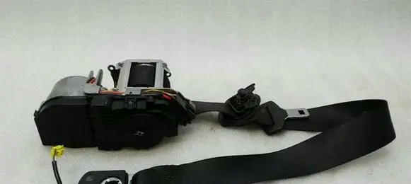 Mercedes-Benz S W221 Front seatbelt A2218605485