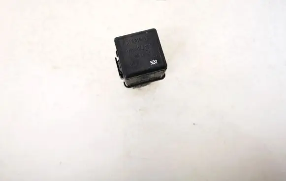 Mitsubishi Space Star Other relay mb953381 v23134-b52-x240