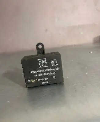 Audi A6 S6 C5 4B Airbag deployment crash/impact sensor 021198 032001