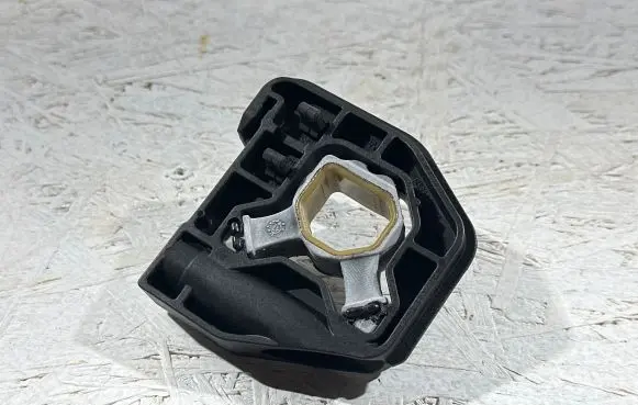 Mini Cooper Countryman R60 Radiator mount bracket 14532410 01127